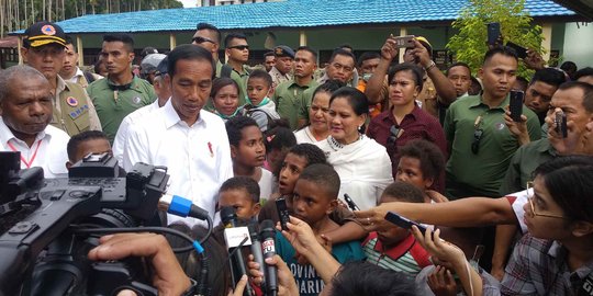 Jokowi Janji Segera Perbaiki Sekolah Terdampak Banjir Sentani