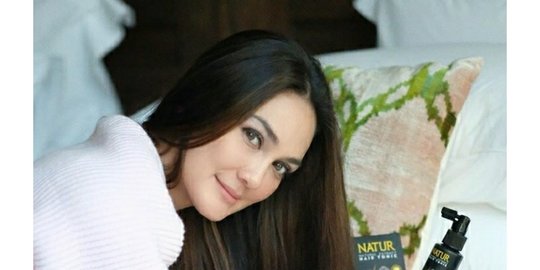 Tak Kalah dari Syahrini, Begini Gaya Liburan Luna Maya ke Jepang