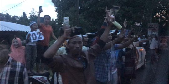 Rombongan Ma'ruf Amin Diadang Massa Pro Prabowo di Pamekasan