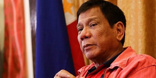 Rodrigo Duterte Perintahkan Penijauan Seluruh Kontrak Pemerintah