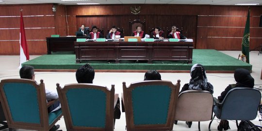 Terima Suap dari Gatot Pudjo, 2 Mantan Anggota DPRD Sumut Dicabut Hak Politiknya