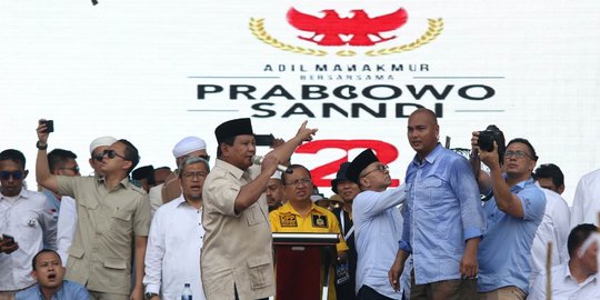 Kampanye di Padang, Prabowo Minta Maaf Tak Bisa Beri Amplop dan Sembako