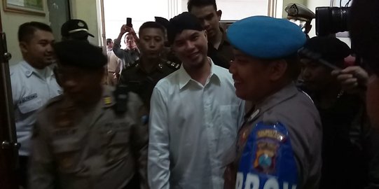 Ahmad Dhani Minta Dibantarkan ke Rumah Sakit karena Sakit Gigi