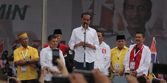 Jokowi Sebut Baru 27 Persen Warga Indonesia Tahu 3 Kartu Sakti