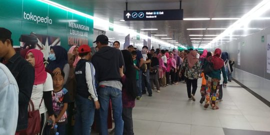 Stasiun MRT Tak Ada Tempat Sampah, Ini Komentar Penumpang