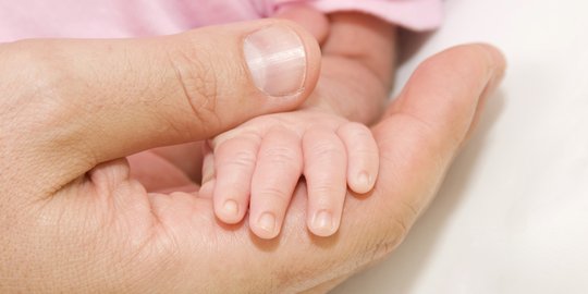 Seorang Ibu Mendadak Melahirkan Bayi Perempuan di Pasar Bogor