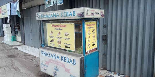 Densus 88 Tangkap Pedagang Kebab di Karawang