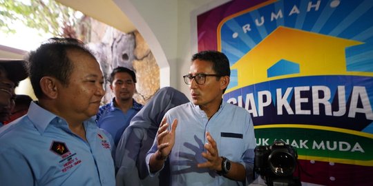 Sandiaga Uno Resmikan Empat Rumah Siap Kerja di Jawa Timur