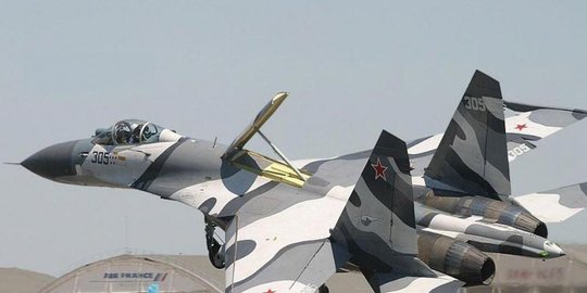bantah jet sukhoi halangi pesawat rev1