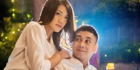 Raditya Dika Prediksi Waktu Kelahiran Anak di Hari Ultah Istri