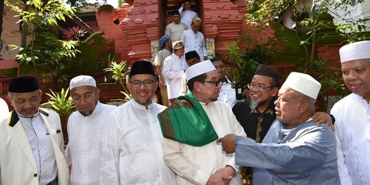 Napak Tilas Perjuangan Para Wali, Elite PKS Ziarah Ke Makam Sunan Gunung Jati