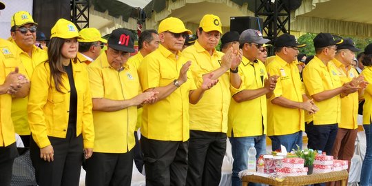 Airlangga Janjikan Pembangunan Rel Kereta Api Jika Golkar Menang di Kalsel