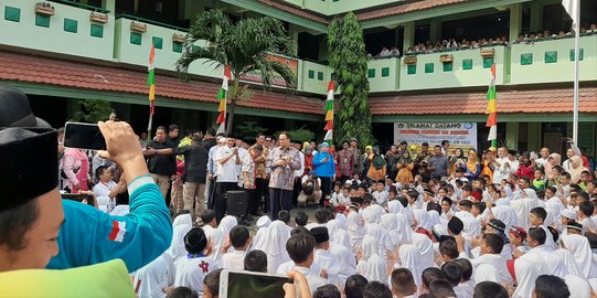 Kunjungi SDN Kedaung Kaliangke 03 Pagi, Anies jadi Rebutan Wali Murid