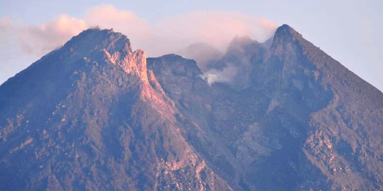 Lava Pijar Gunung Merapi Meluncur ke Hulu Kali Gendol