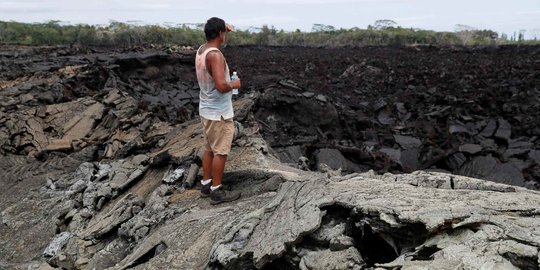 Warga Hawaii Kunjungi Rumahnya yang Terkubur Lahar Dingin Gunung Kilauea