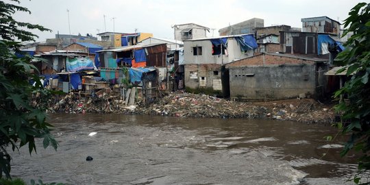 Miris, Lima Ribu Rumah di Bantaran Kali di Bogor Buang Tinja ke Ciliwung