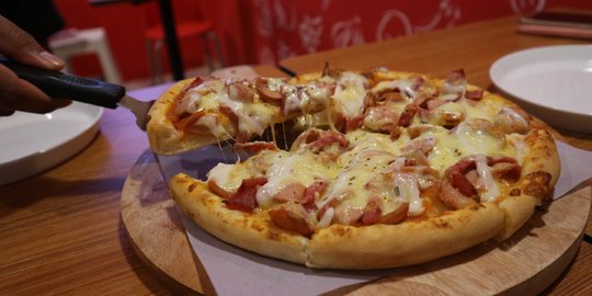 Mencicipi Pizza Enak dengan Harga Anak Kos di Kinan Pizza Mama Malang