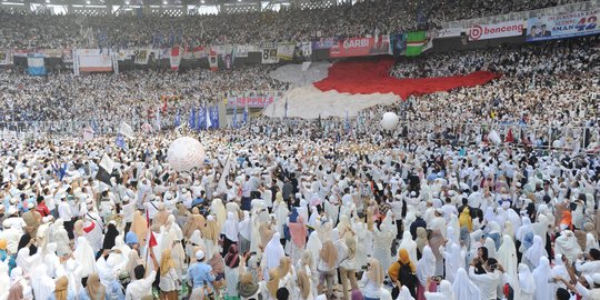 Kampanye Akbar, Pendukung Prabowo-Sandi 'Putihkan' Stadion GBK