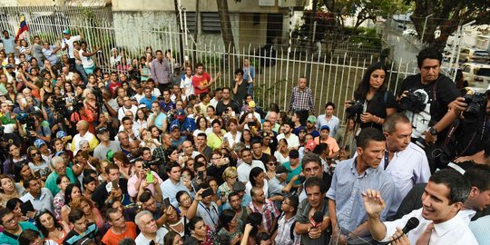 Massa Pro dan Kontra Presiden Maduro Kembali Turun Jalan