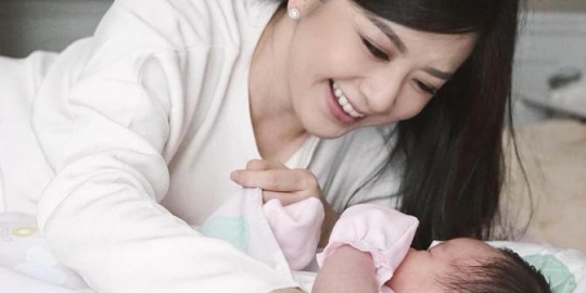 Jarang Tampil di Televisi, Franda Sibuk Urus Anak