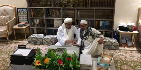 Jelang 17 April, Salim Assegaf Temui Rizieq Shihab di Arab Saudi