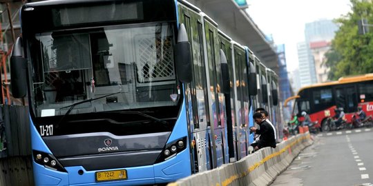 Transjakarta Kembali Layani Penumpang MRT di Lebak Bulus 