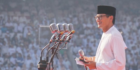 Hujan Deras, Massa Pendukung Semangat Dengar Sandiaga Orasi