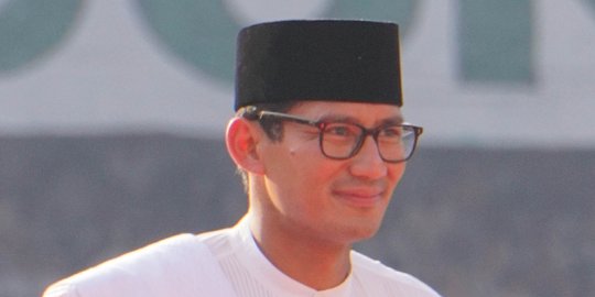 Kampanye saat Hujan Deras, Sandiaga Bilang 'Kesehatan Nomor 1, Presiden Nomor 2'