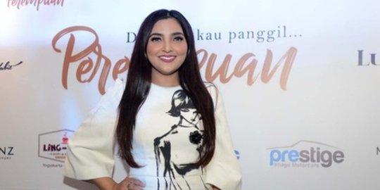 cantik dan terkenal, artis indonesia ini sukses jalani bisnis warteg