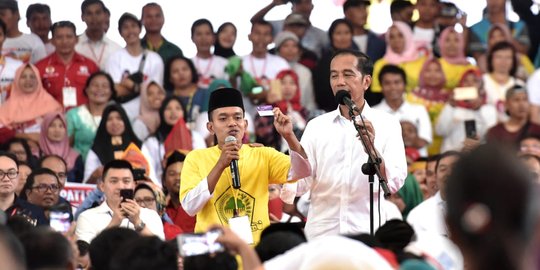 Di Hadapan Buruh, Jokowi Janji Revisi PP Pengupahan dan Bangun Rumah Murah