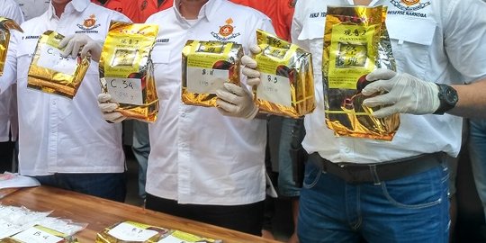 Penyelundupan Sabu 3 Kg Dalam Kemasan Teh China Digagalkan, 3 Pelaku Dibekuk