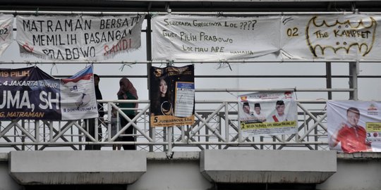 Spanduk dari Karung Bekas ala Pendukung Prabowo-Sandiaga