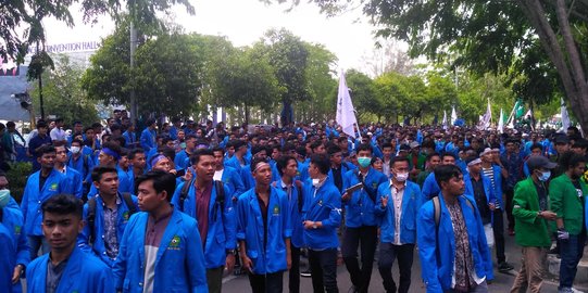 Protes Tambang, Mahasiswa Demo di Kantor Gubernur Aceh
