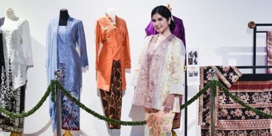 Menantu SBY Annisa Pohan Dibanjiri Pujian Tampil Dengan Baju Kebaya