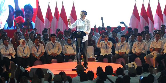 Di Depan Para Kepala Desa, Jokowi Janji Terus Tambah Dana Desa