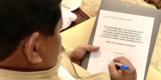 Prabowo Tulis Pesan untuk Novel Baswedan