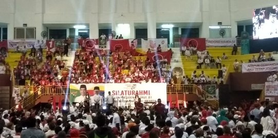 Banyak Tempat Duduk Kosong saat Jokowi Kampanye di GOR Ciracas