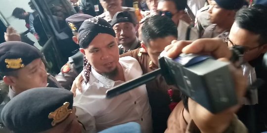 Ahmad Dhani Hadapi Tuntutan Jaksa atas Kasus Idiot Hari Ini