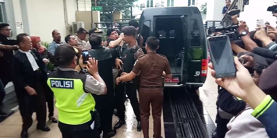 Di Depan Wartawan, Ahmad Dhani Berontak Sampai 'Bergulat' dengan Jaksa