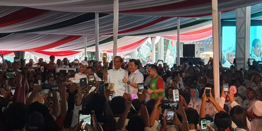 Kampanye di Sentul, Jokowi Curhat Suaranya di Bogor Menurun Dalam Dua Pekan