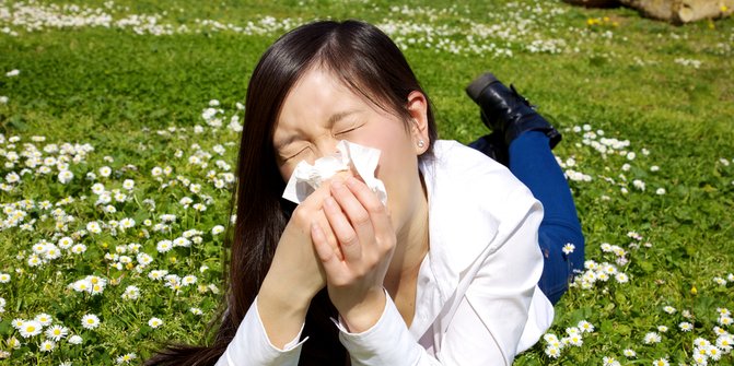 Apakah Bersin di Pagi Hari Karena Udara Dingin Termasuk Alergi?