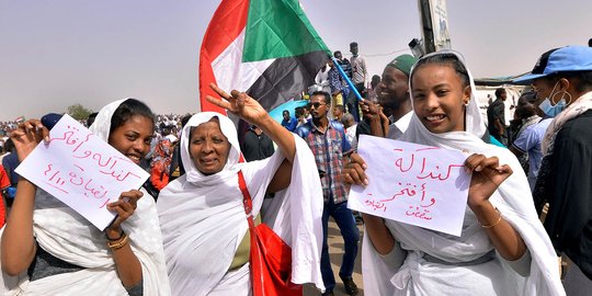 Militer Sudan Sebut Bashir Tidak Akan Diekstradisi, Bakal Diadili di Dalam Negeri