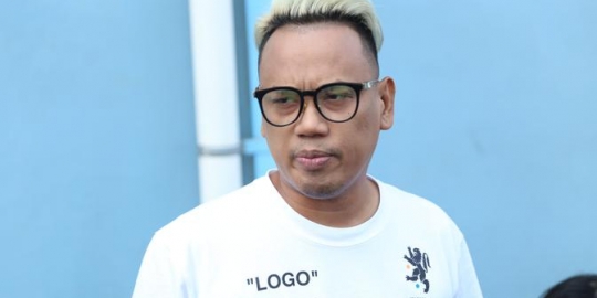 Sekali Tampil, Uya Kuya Bisa Kenakan Busana dan Aksesori Bernilai Rp 1 Miliar