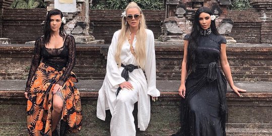 Kim Kardashian Ketagihan Liburan di Bali