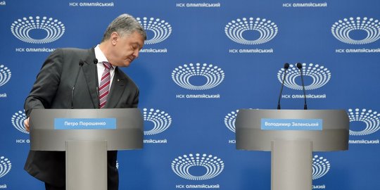 Debat Pilpres Ukraina, Podium Kosong Karena Penantang Capres Petahana Tak Datang