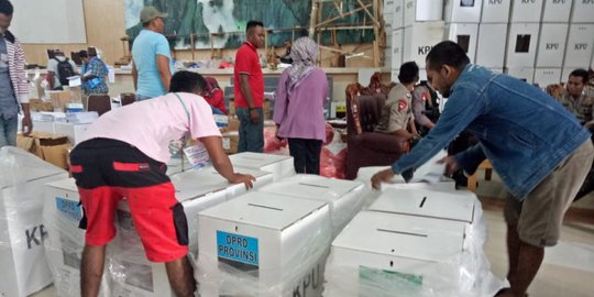 Distribusi Logistik Pemilu ke Pedalaman Mimika Papua, 3 Helikopter Dikerahkan