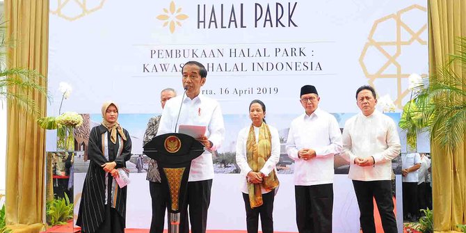 Jokowi Resmikan Halal Park di Senayan