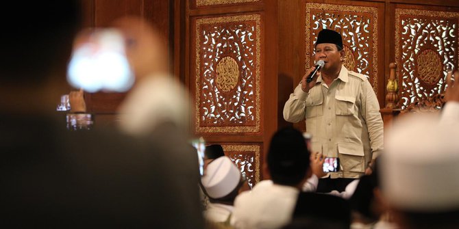 Prabowo Resmikan Masjid di Hambalang