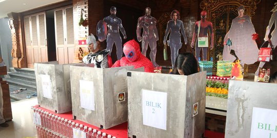Spiderman dan Thor Hibur Pemilih Pemilu 2019 di Bali