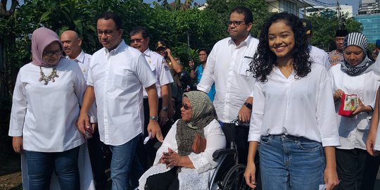 Pakai Baju Putih ke TPS, Anies Mengaku Sama Seperti Pilgub DKI